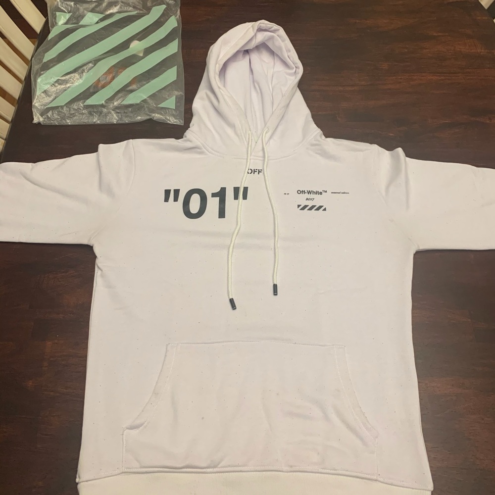 Medium Off-White Sweatshirt Authentic